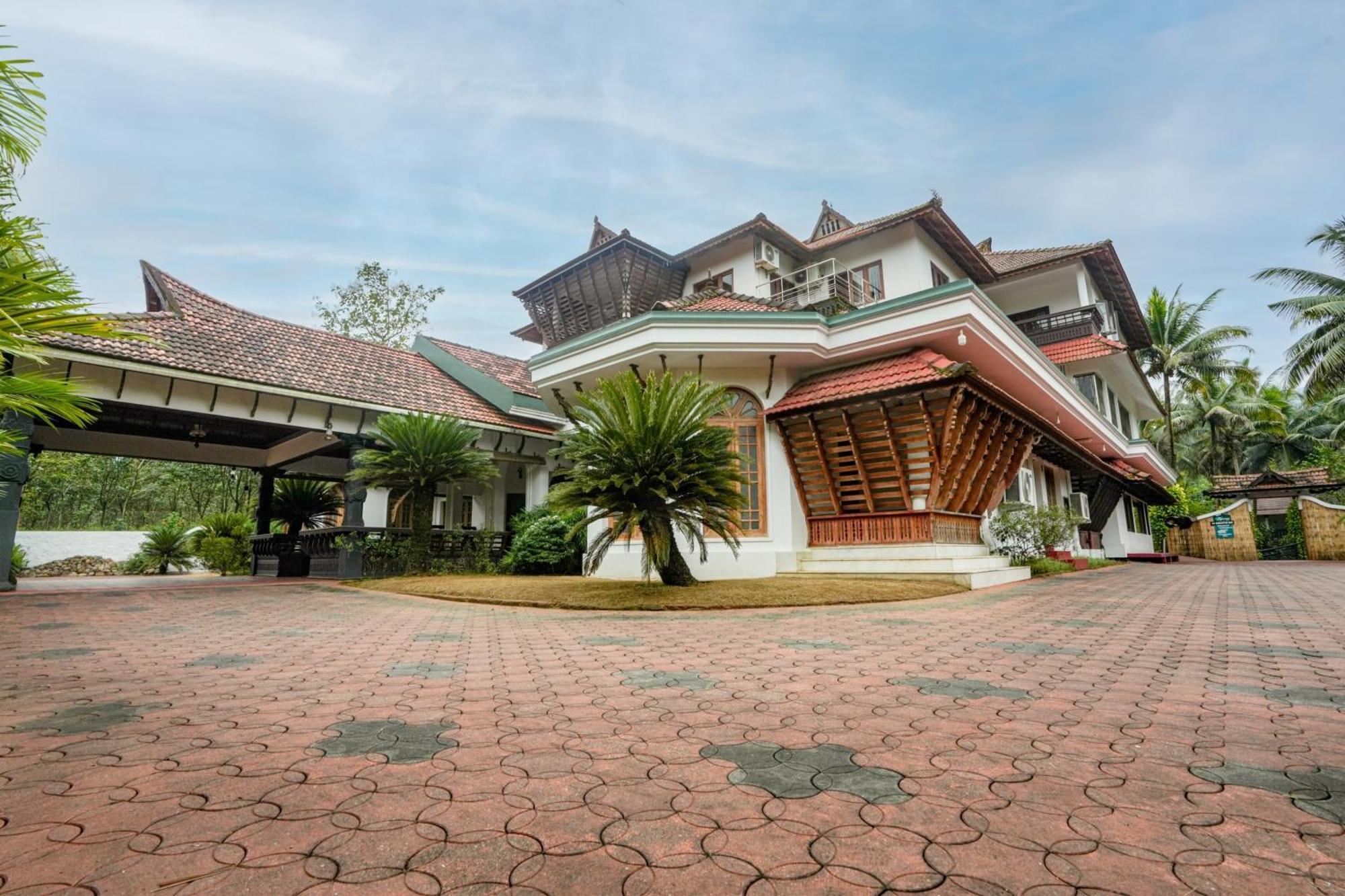 Palette Resorts- Tapovan Green County Thattakād Exterior photo