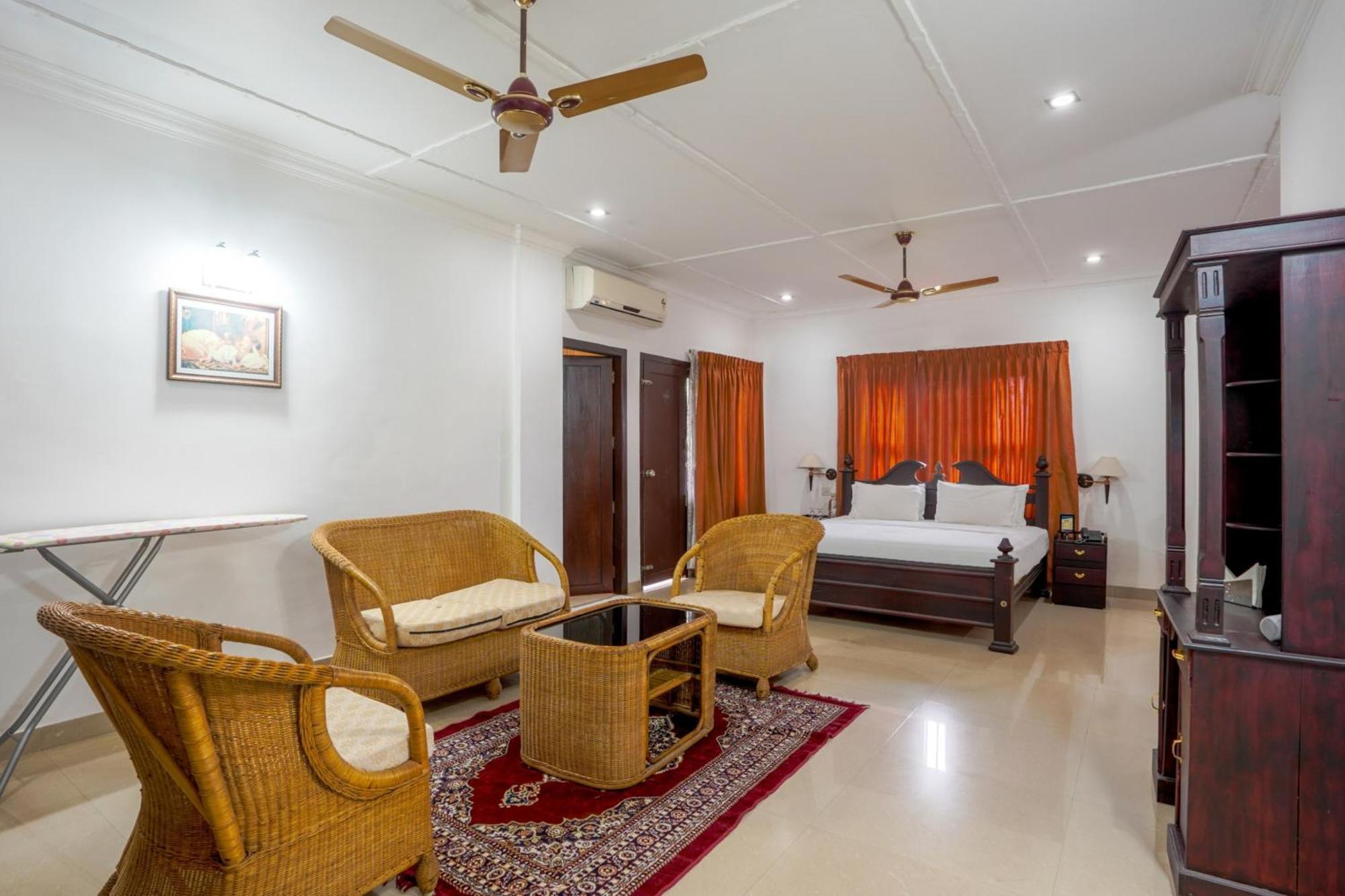 Palette Resorts- Tapovan Green County Thattakād Exterior photo