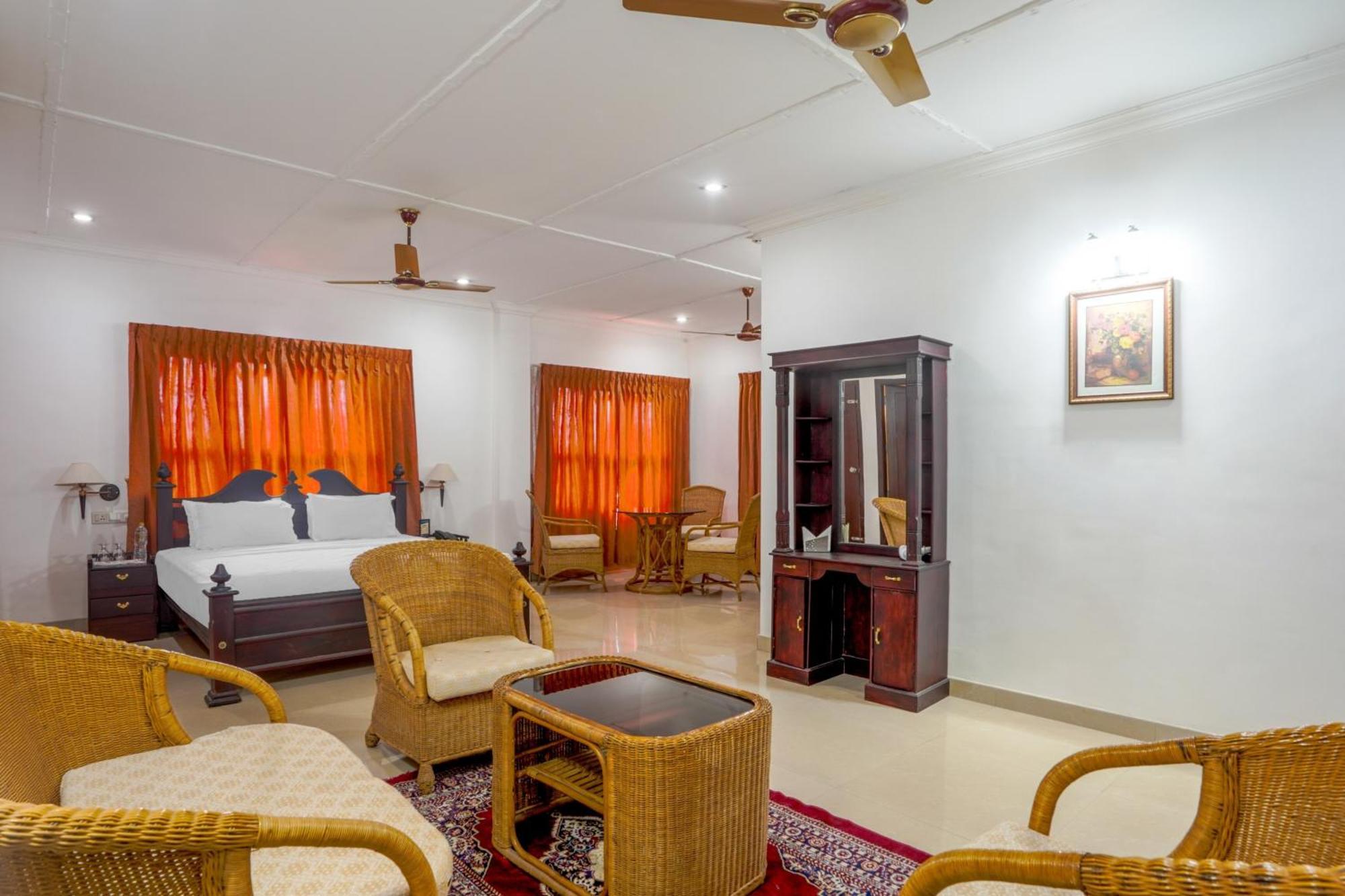 Palette Resorts- Tapovan Green County Thattakād Exterior photo