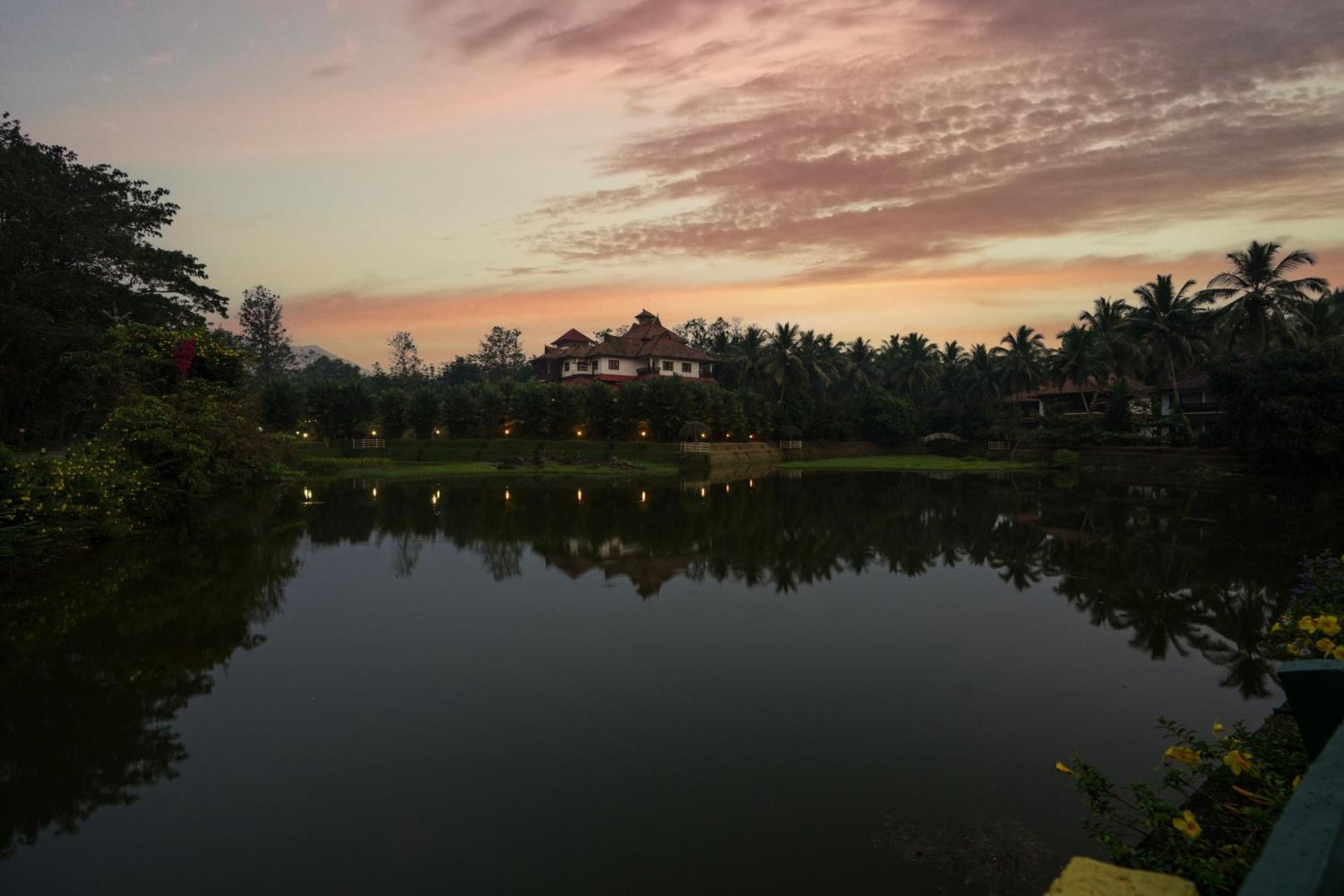 Palette Resorts- Tapovan Green County Thattakād Exterior photo